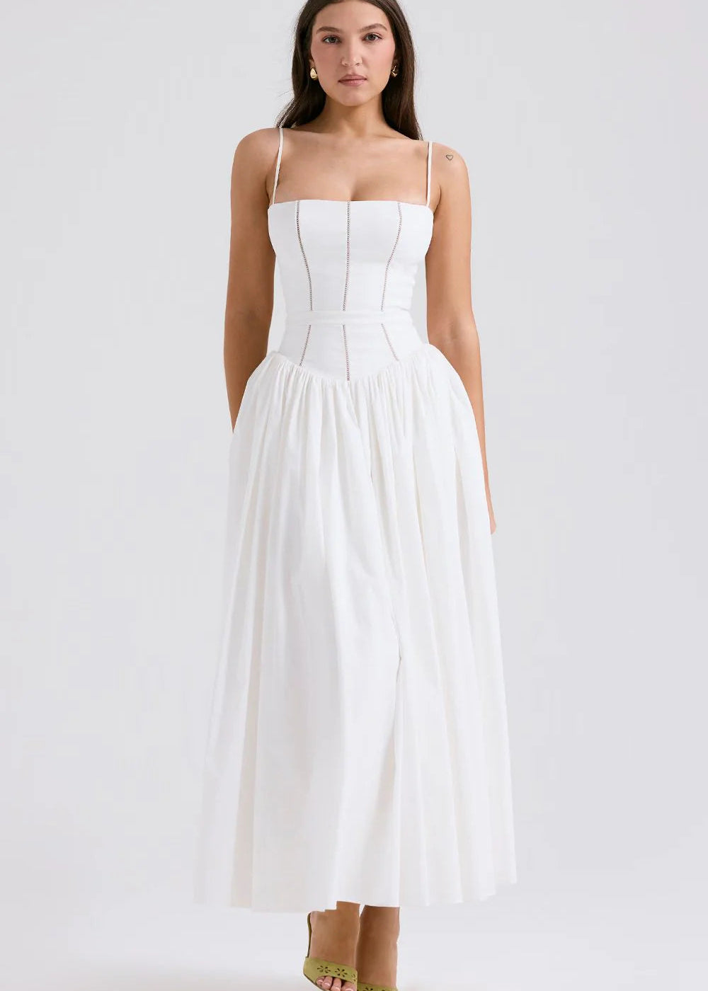 Schmetterlingsflug-Midikleid